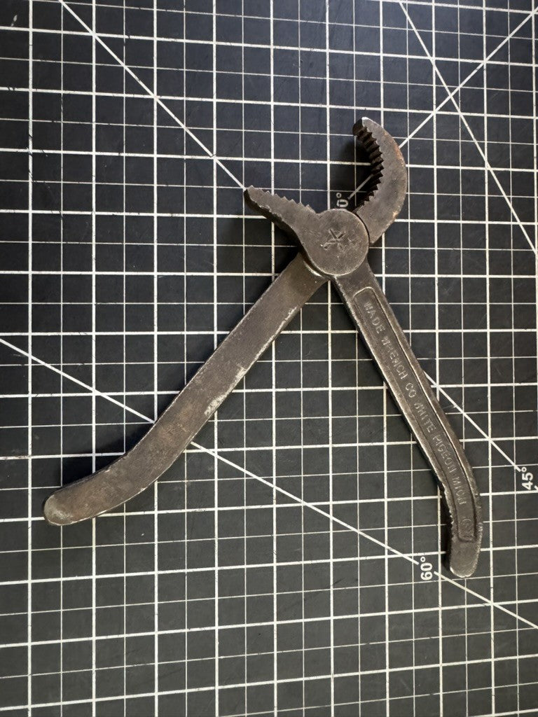 Antique Wade Wrench – White Pigeon, MI – Drop Forged Grip Pliers – 8.5” Long