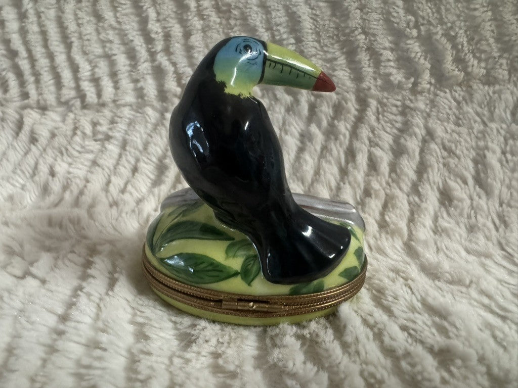 LIMOGES France Peint Main P.V. Porcelain Toucan Bird Trinket Box – Retired