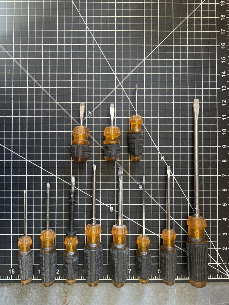 11 Piece Cushion Grip Screwdriver Set – Flathead & Phillips – Likely Pittsburgh