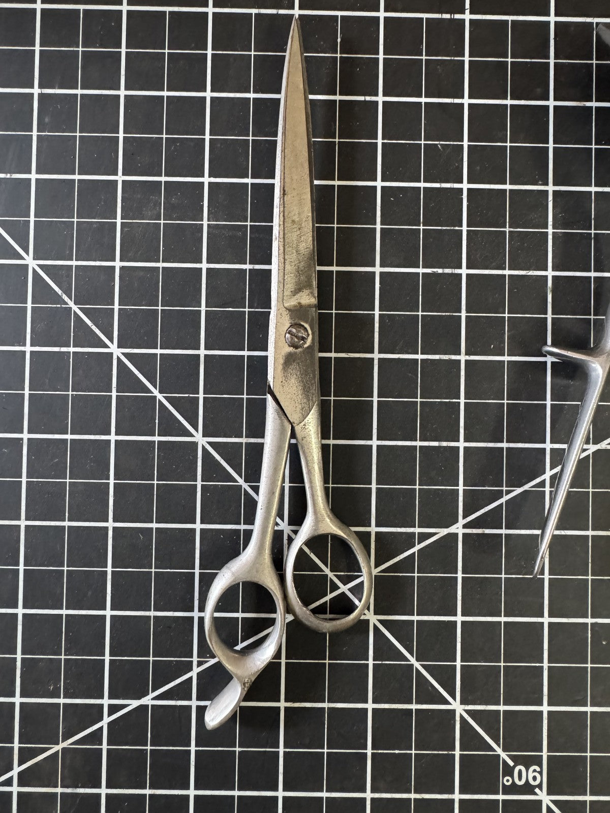 Lot of Vintage Barber Tools โ Bressant Manual Clipper, Scissors & Grooming Gear