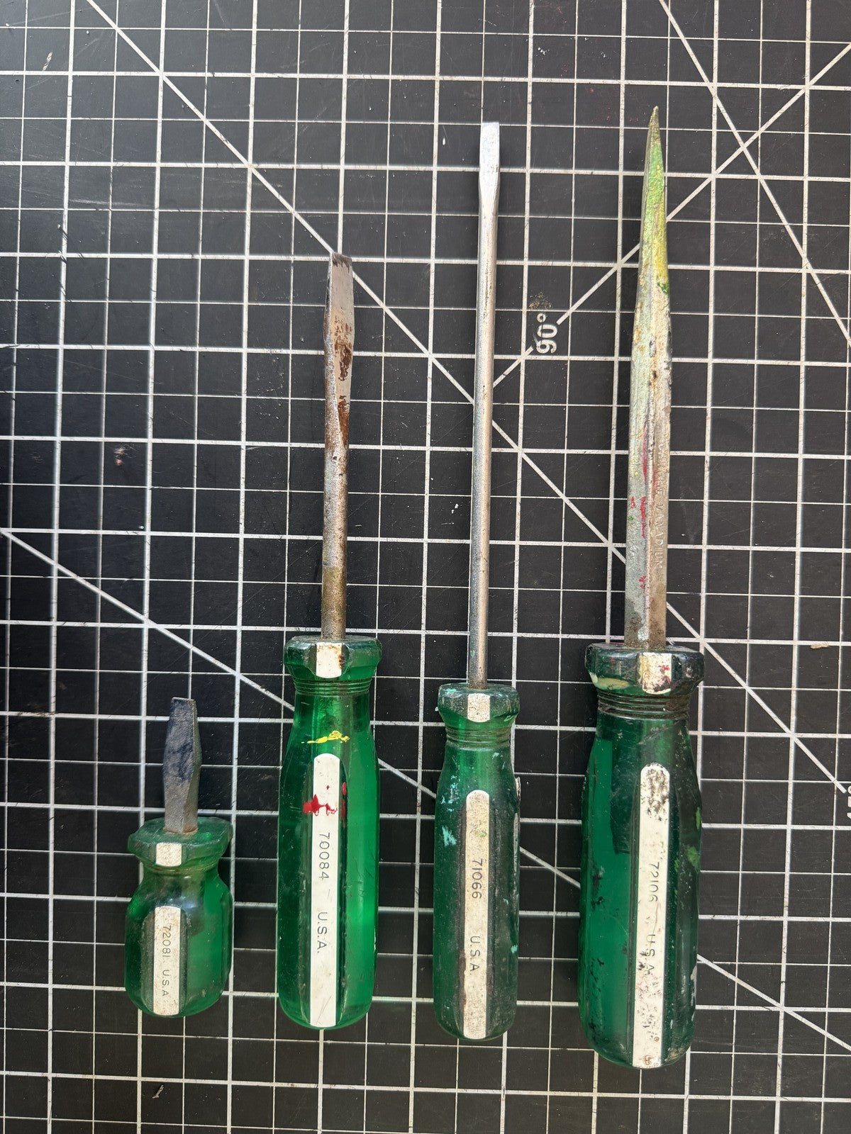 Lot of 4 Vintage S-K Tools Screwdrivers – Flat/Slotted – USA – Green & White