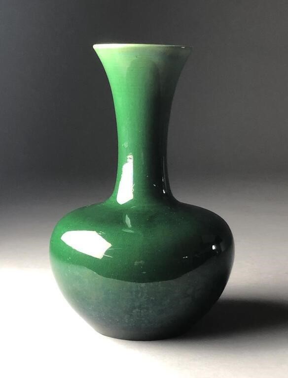 Japanese Awaji Pottery Vase – Bulbous Form, Green Monochrome Glaze, 10" Tall