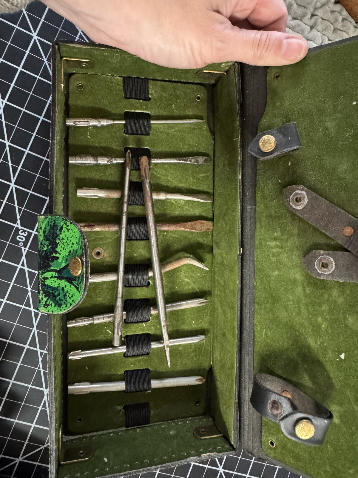 Lot of 2 Vintage Ash Flash Screwdrivers, Case, and Bits – 1960s Hong Kong