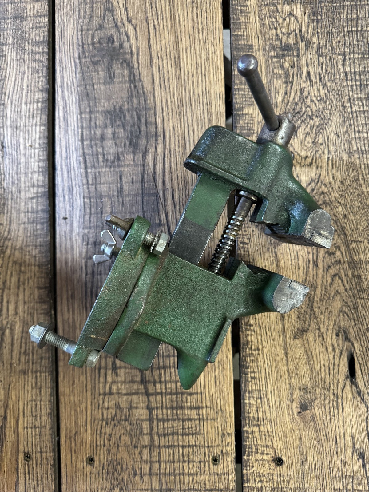 Dunlap Tools Swivel Base Vise – 3-1/4” Jaw, Vintage Green, w/ Anvil