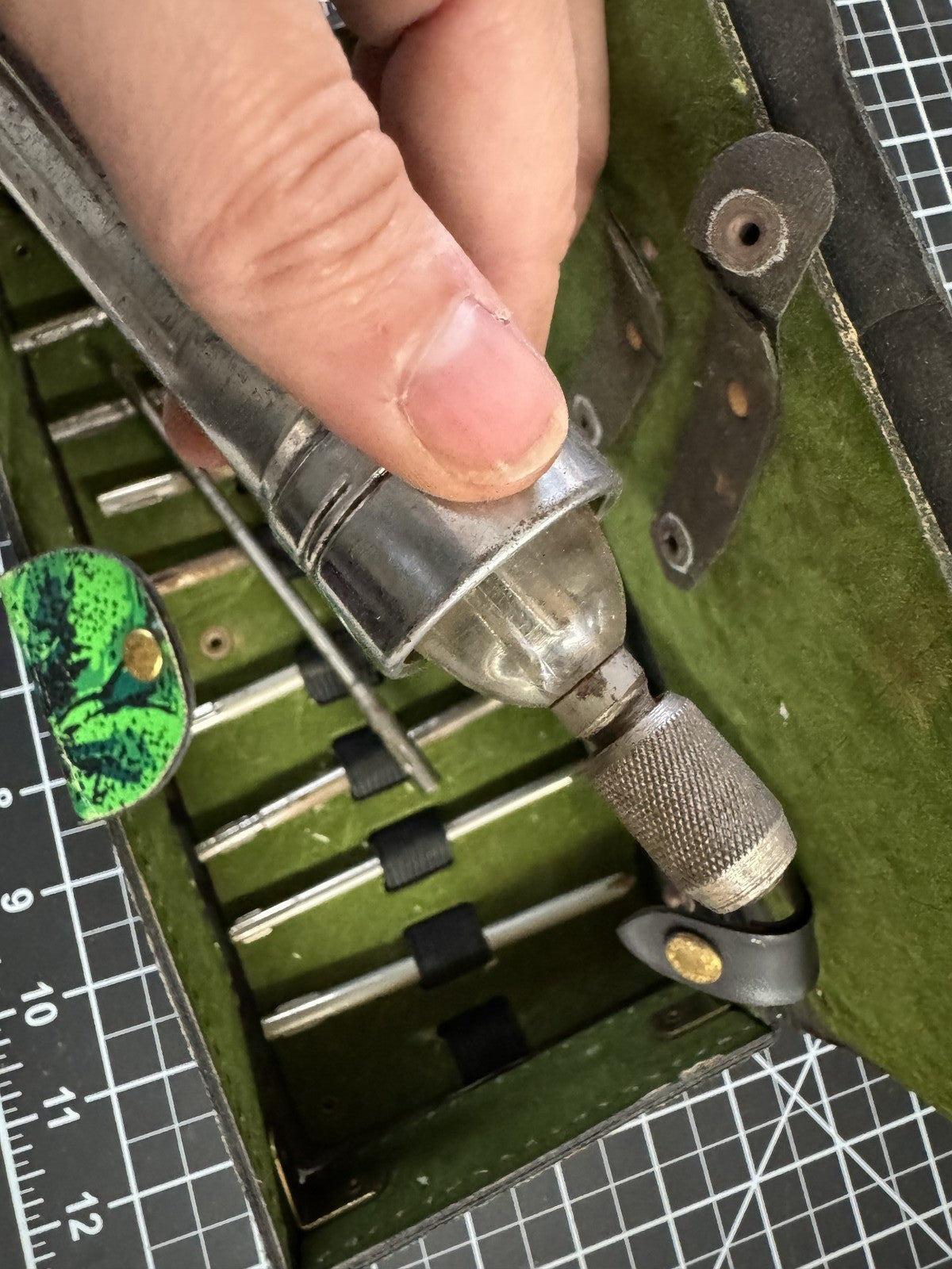 Lot of 2 Vintage Ash Flash Screwdrivers, Case, and Bits – 1960s Hong Kong