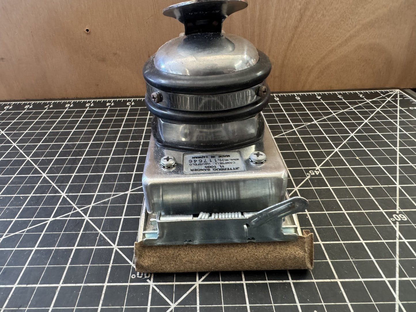 Campbell Hausfeld TL1005 Jitterbug Pneumatic Sander – In Original Box – Taiwan