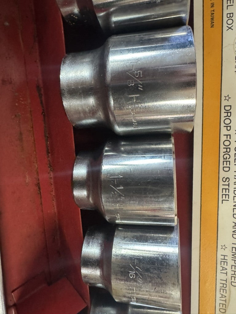 Vintage 1987 Pittsburgh Forge 21-Pc 3/4” Drive Socket Set – Model 674 – Red Tin