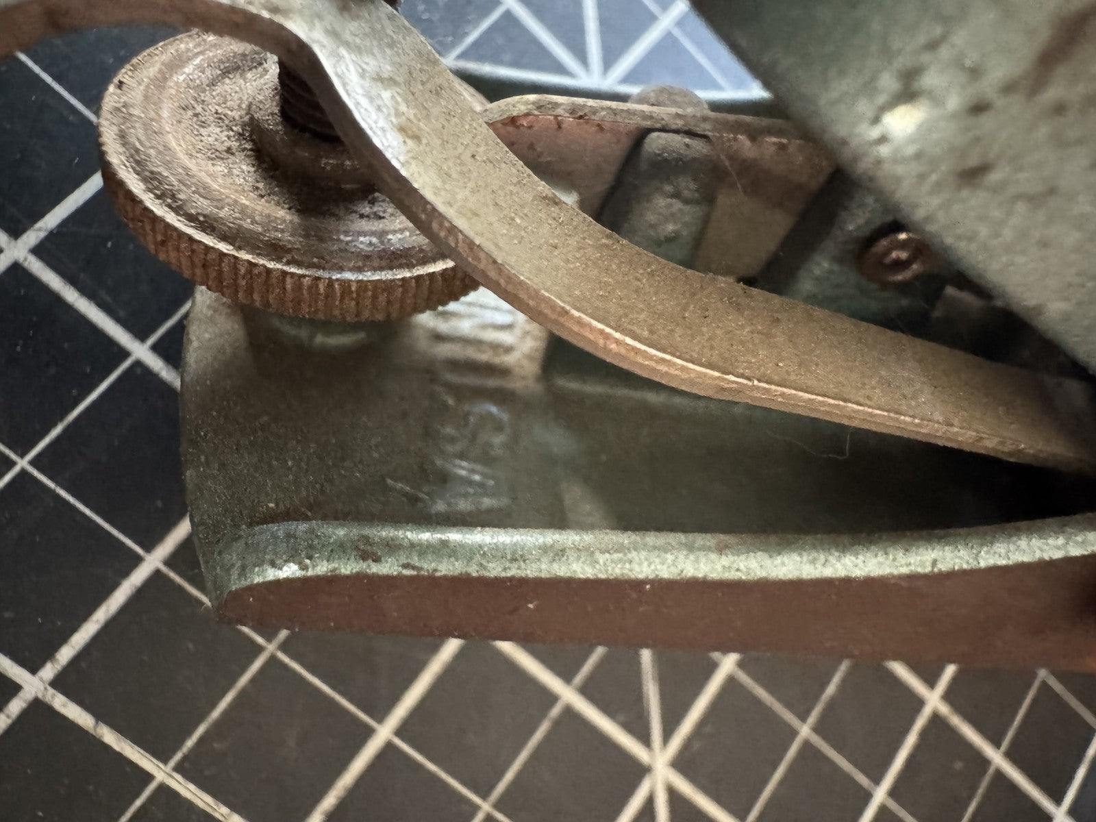 2 Vintage Block Planes – Stanley No. 220 Adjustable Planes (USA) + Unmarked