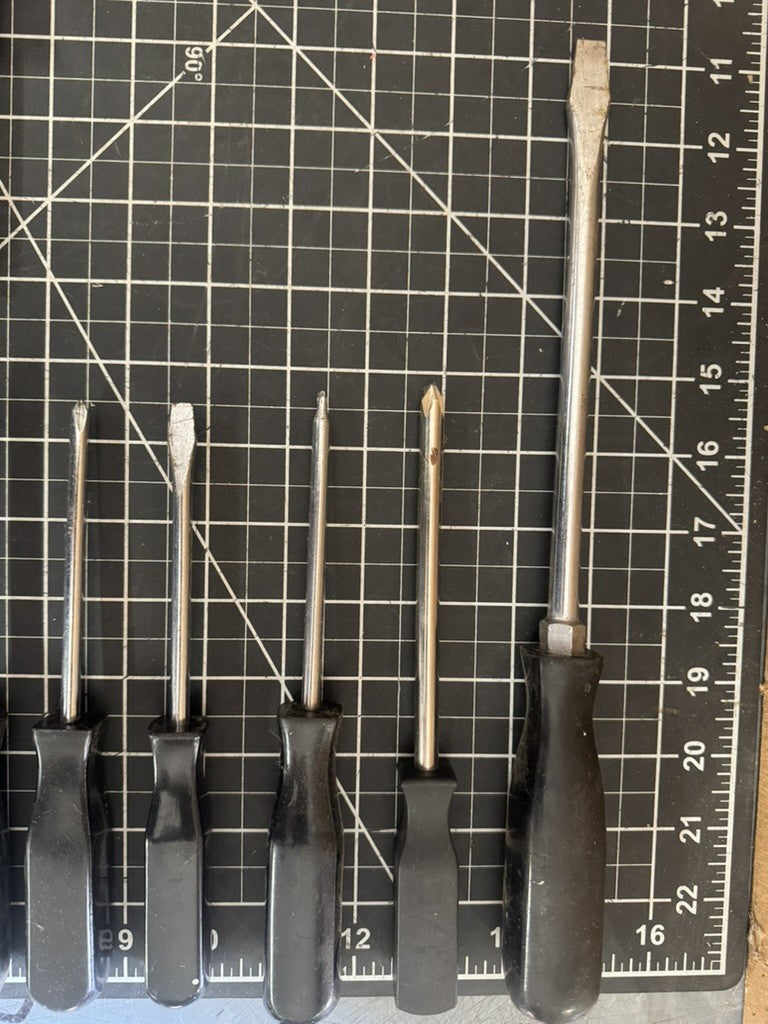 Lot of 15 Black Handle Screwdrivers – Pittsburgh, Flathead, Phillips & Torx