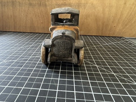 Vintage Cast Iron Yellow Cab Buick Flat Top Toy – Marked “Yellow Cab Co”