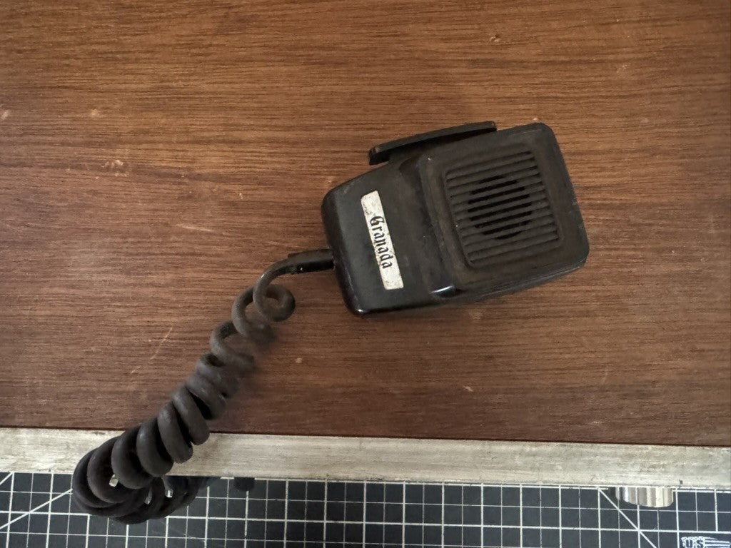 Midland 13887 CB Base Station – Powers On – Missing One Knob – Japan (1976)