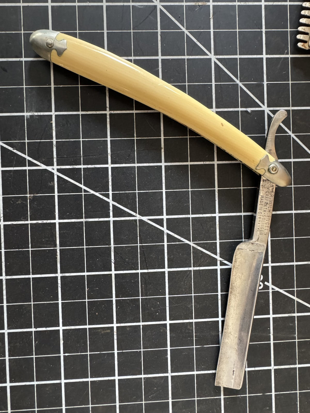 Lot of Vintage Straight Razors – Uplex, Engels No. 45, Wade & Butcher Box