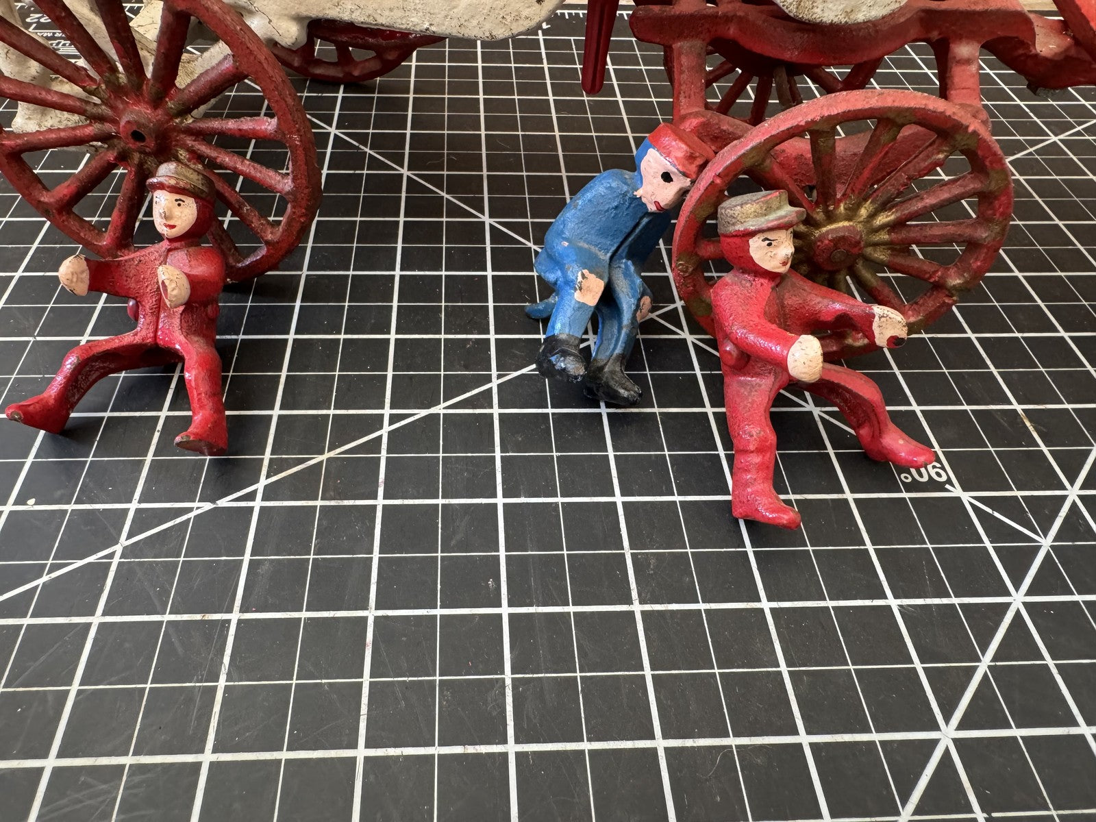 Vintage Cast Iron Hose Wagon – Horse-Drawn Fire Engine with 3 Firemen, 2 Horses