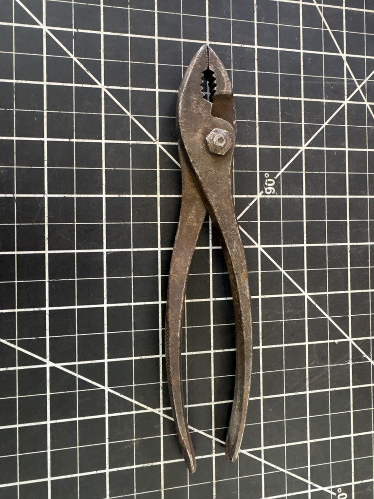 Vintage Diamond Tools K38 8” Slip Joint Pliers – Duluth, USA – Owners Mark