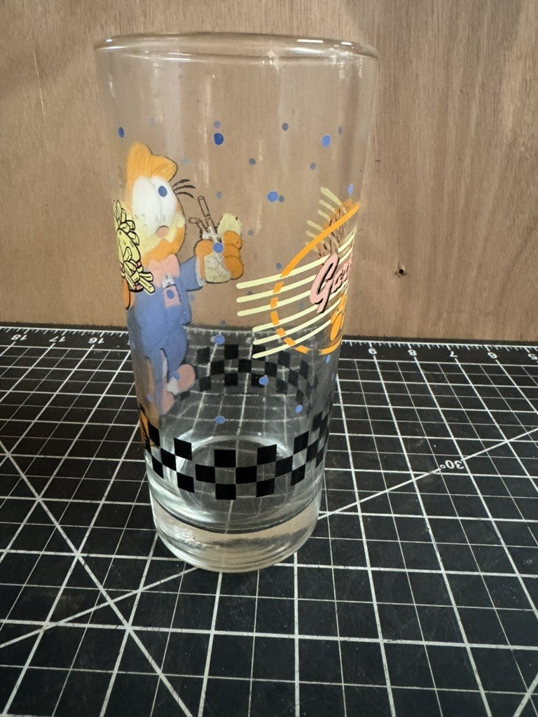 Vintage 1978 Garfield’s Café “Burgers & Fries” Tall Drinking Glass – No Damage