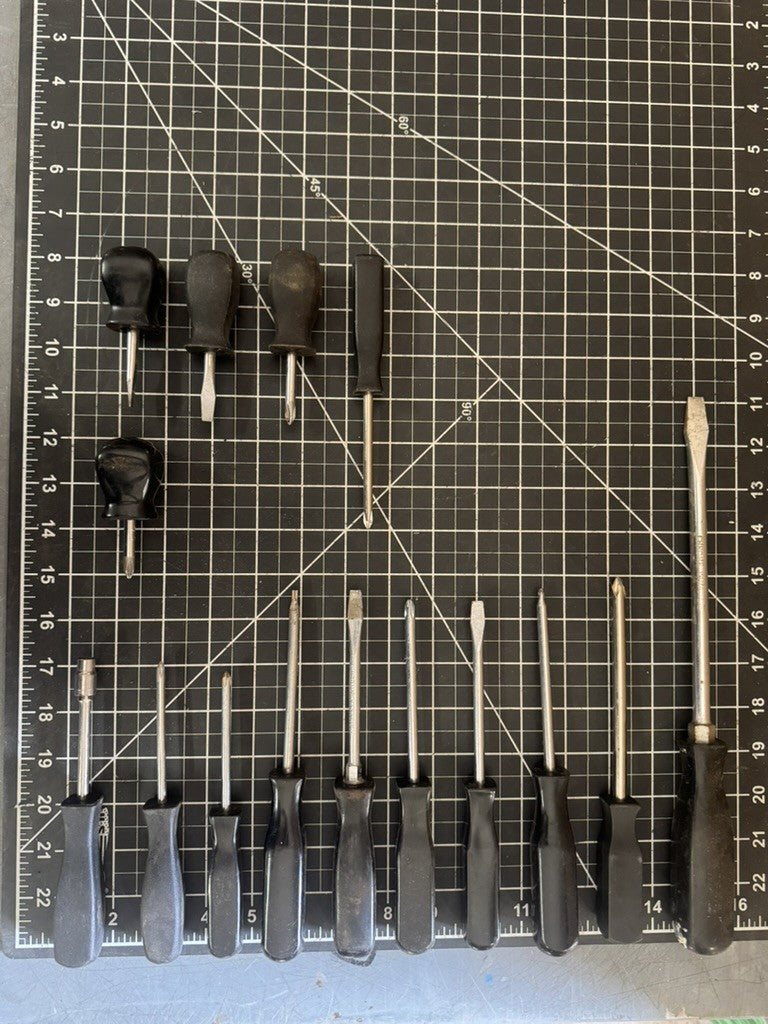 Lot of 15 Black Handle Screwdrivers – Pittsburgh, Flathead, Phillips & Torx