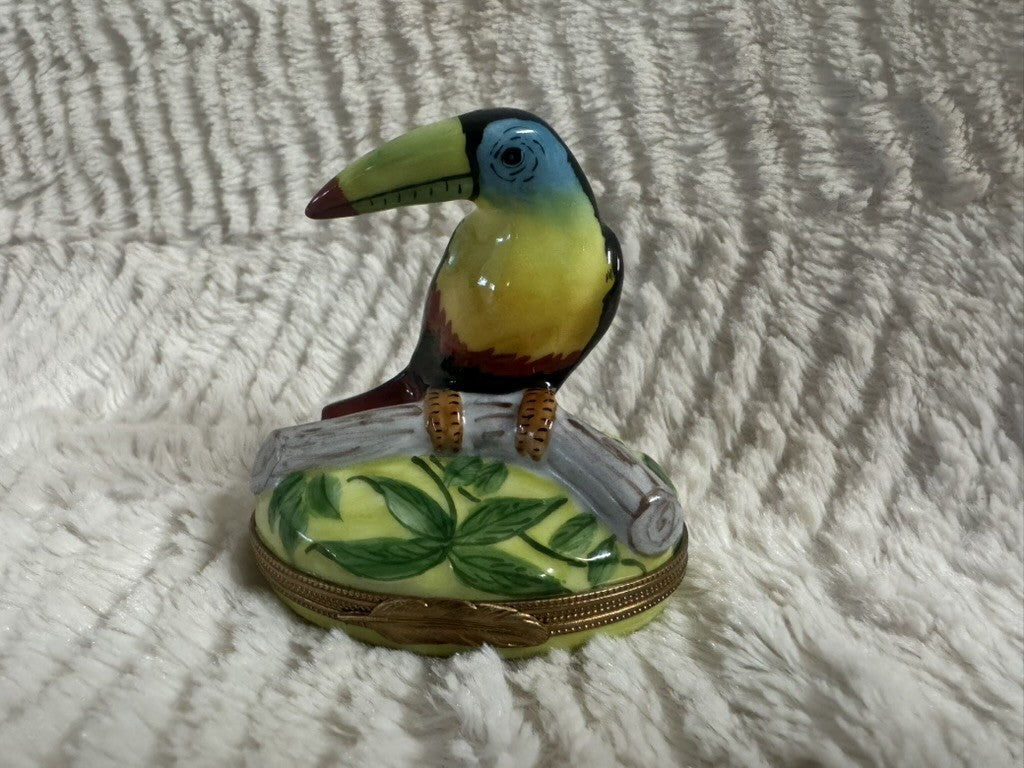 LIMOGES France Peint Main P.V. Porcelain Toucan Bird Trinket Box – Retired