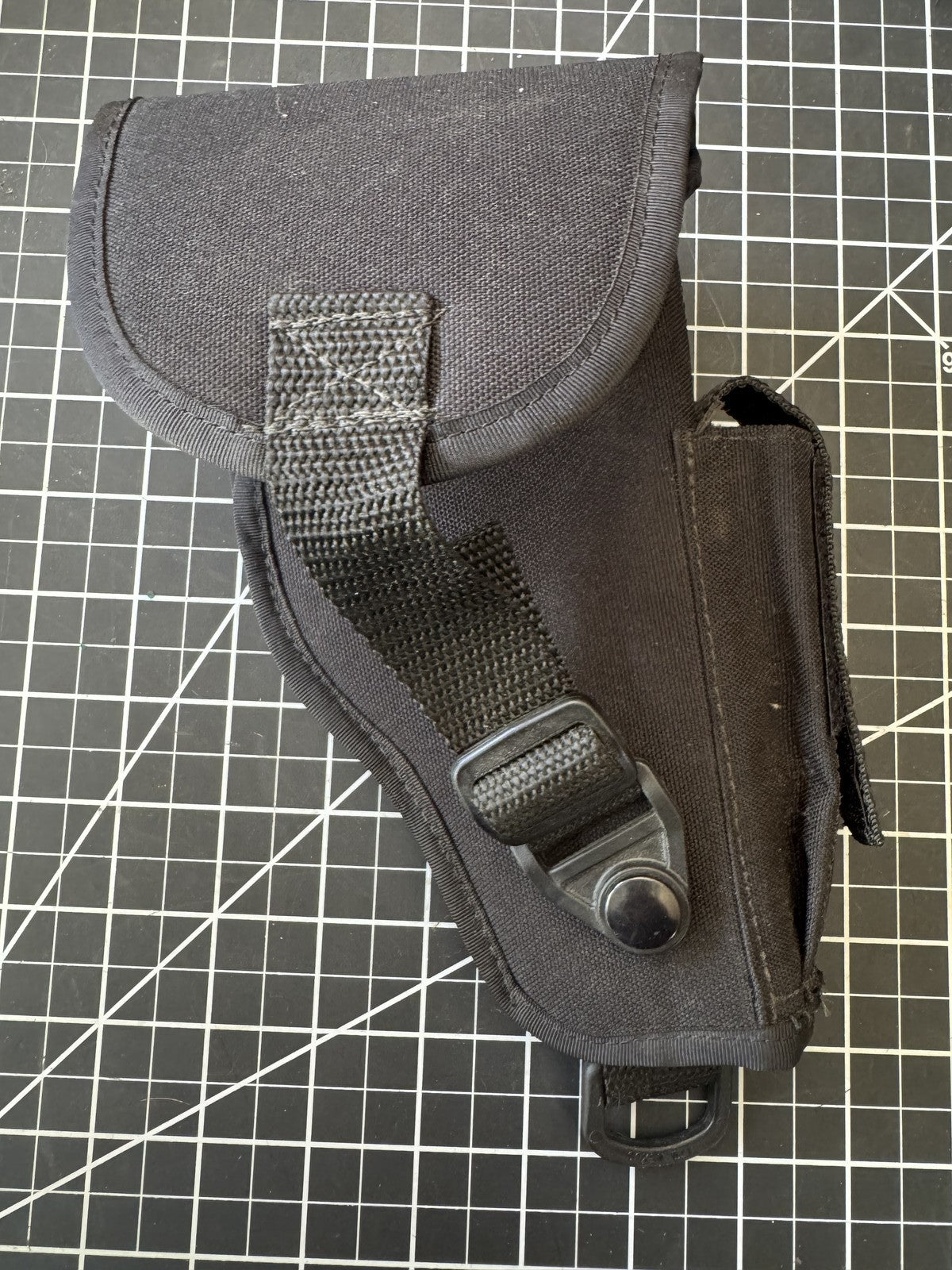 Lot of 4 Holsters + Accessories – Uncle Mike’s & Military Tech