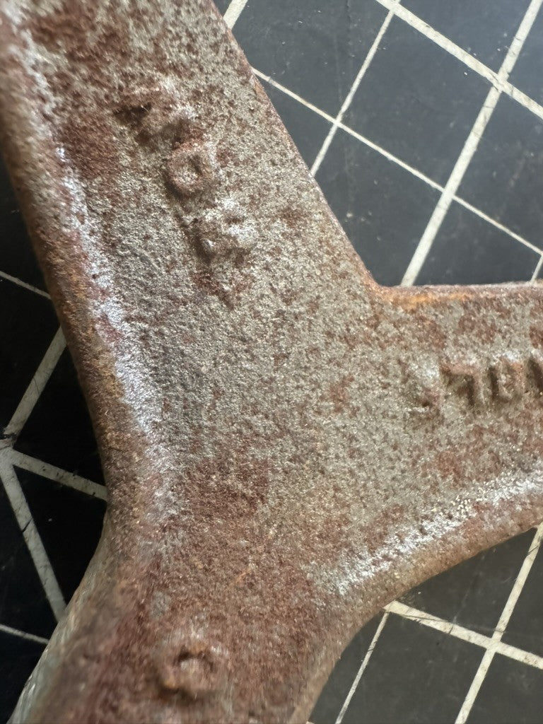 Chicago Specialty Mfg. Co. No. 3001 – Malleable Iron 3-in-1 Spud Wrench – USA