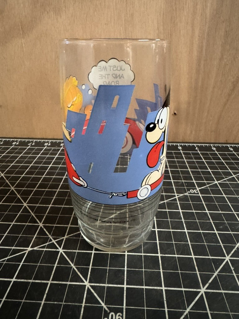 Vintage 1978 Garfield “Just Me and the Road” McDonald’s Drinking Glass
