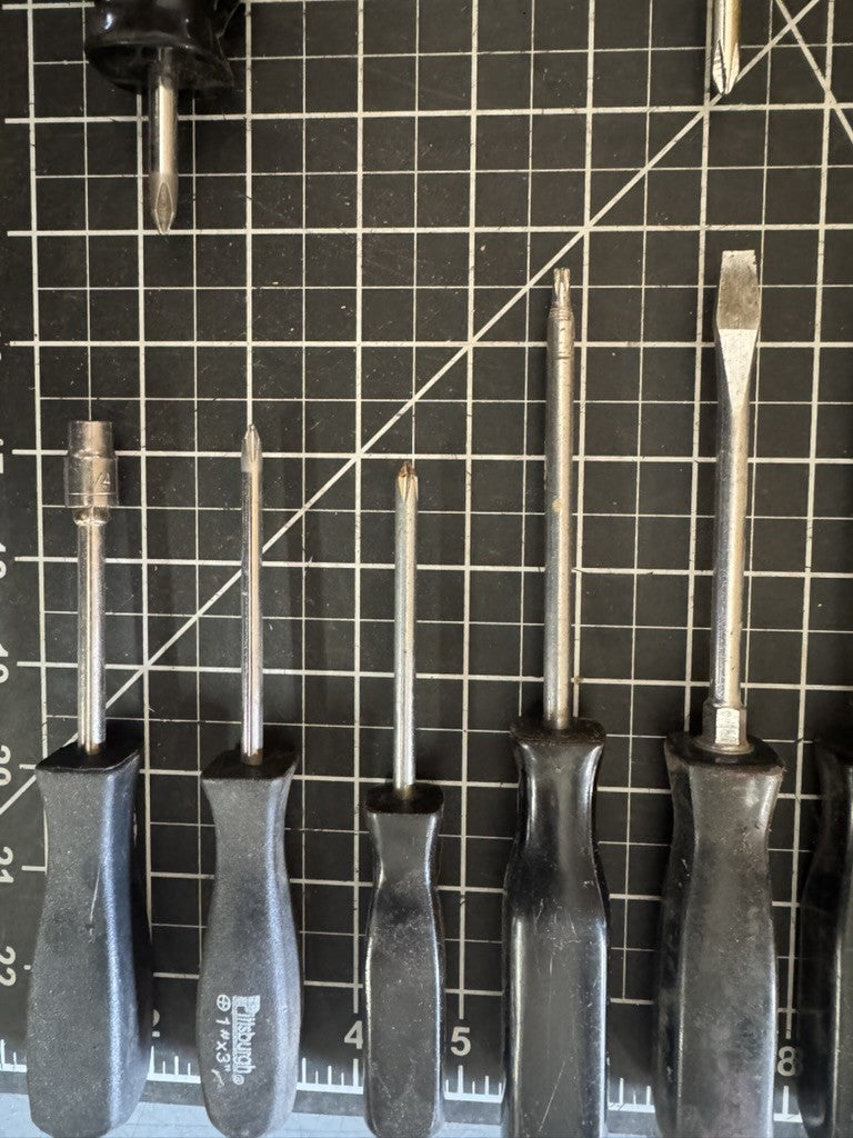Lot of 15 Black Handle Screwdrivers – Pittsburgh, Flathead, Phillips & Torx