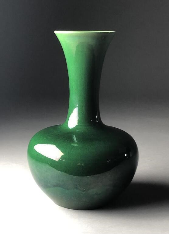 Japanese Awaji Pottery Vase – Bulbous Form, Green Monochrome Glaze, 10" Tall