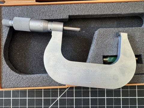 Mitutoyo No. 101-119 Outside Micrometer 2”-3” .0001” Increments Ratchet Thimble