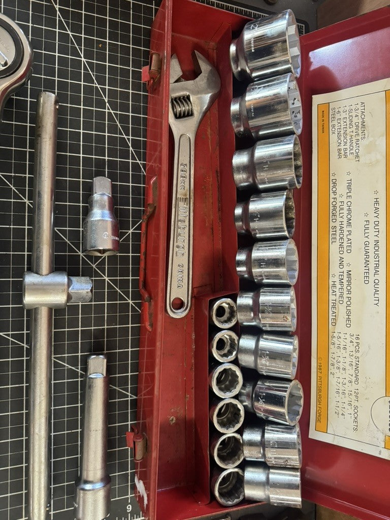 Vintage 1987 Pittsburgh Forge 21-Pc 3/4” Drive Socket Set – Model 674 – Red Tin