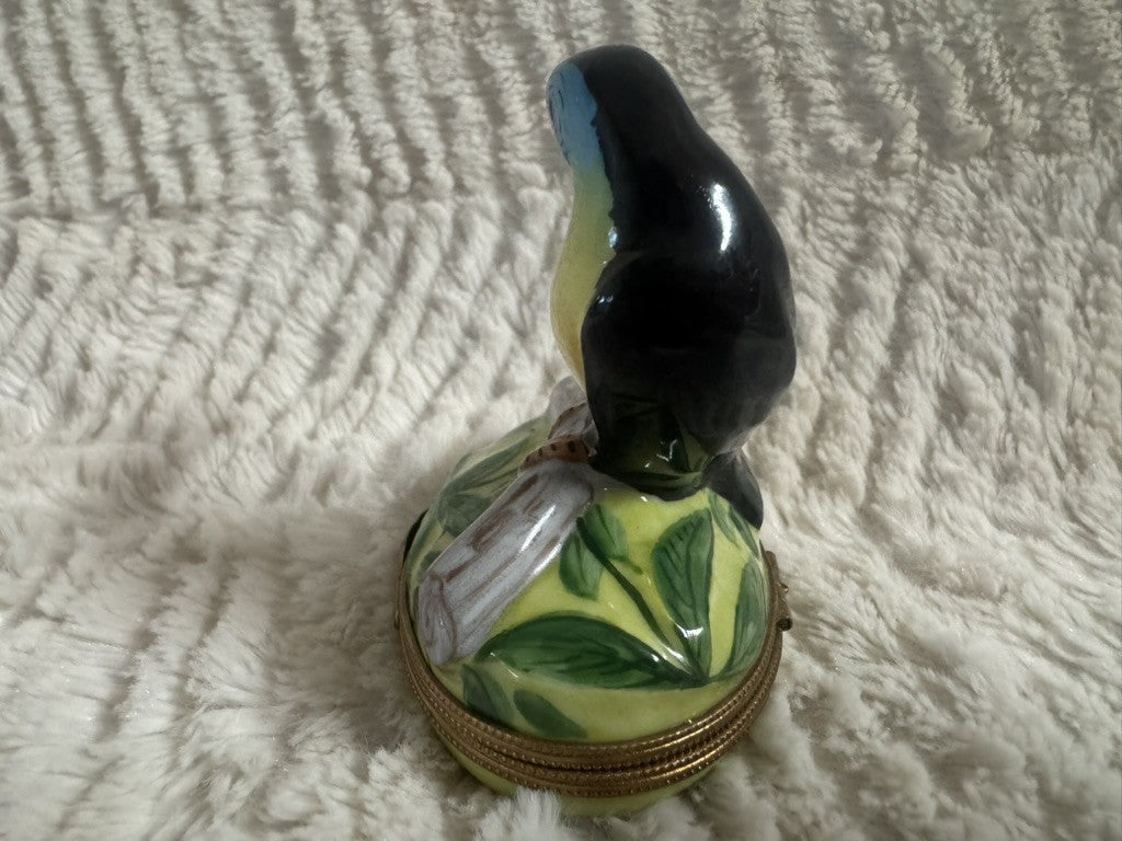 LIMOGES France Peint Main P.V. Porcelain Toucan Bird Trinket Box – Retired