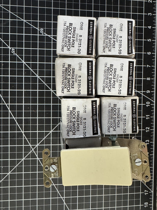 Lot of 7 GE Ivory Single Pole Block Switches B 3121-2G – NOS 15A 120/277V