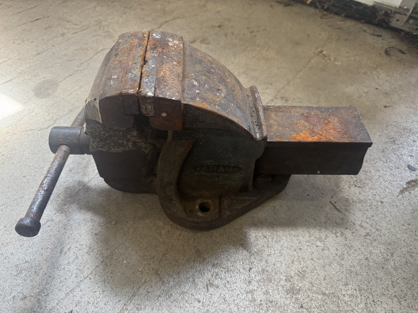 Parano Hi-Duty 5” Jaw Bench Vise – Welded Repair, 50 lbs of Grit