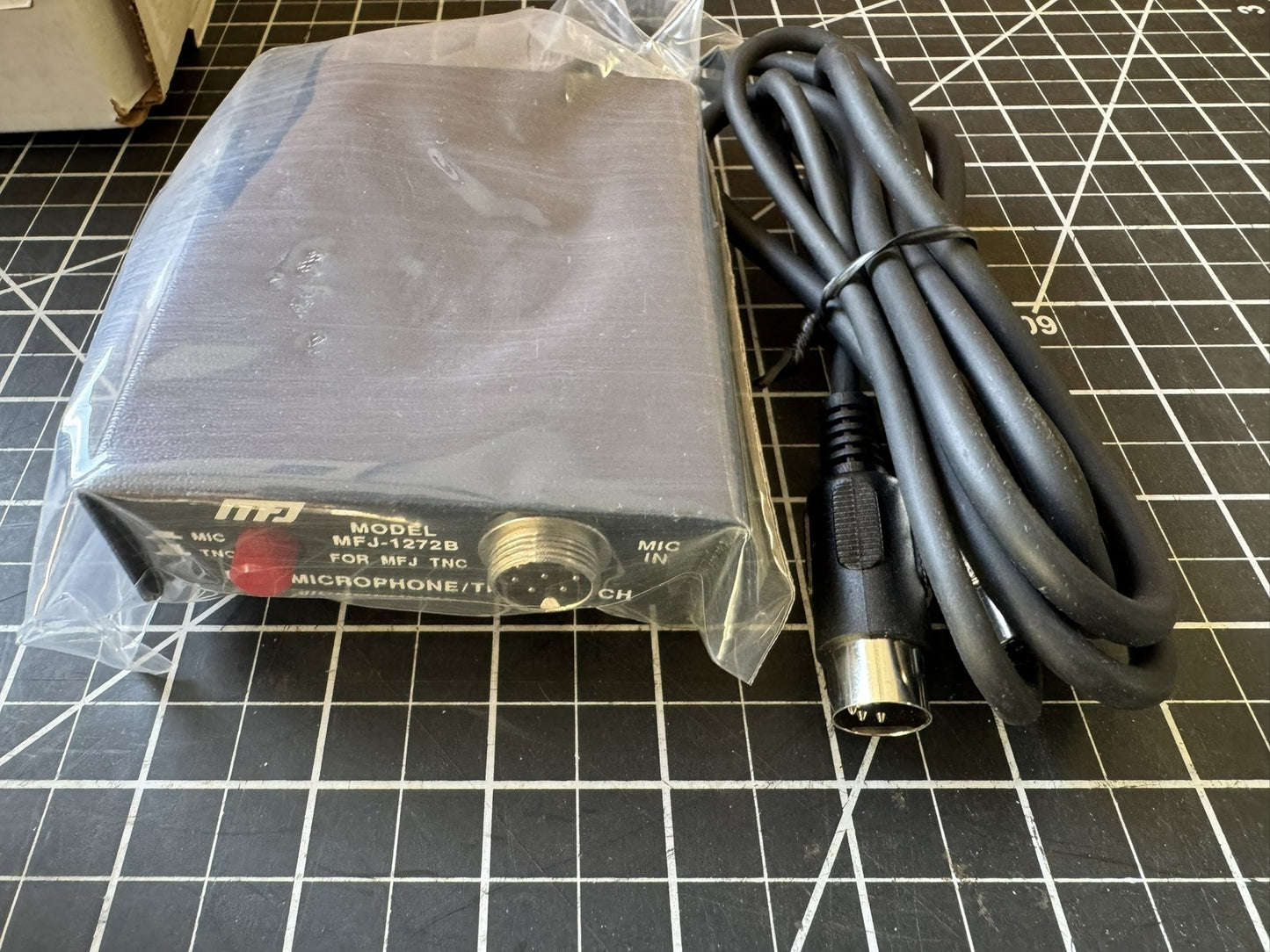 MFJ-1272B TNC/MIC Interface Switch – Old Stock – New in Box