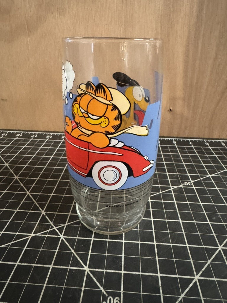 Vintage 1978 Garfield “Just Me and the Road” McDonald’s Drinking Glass