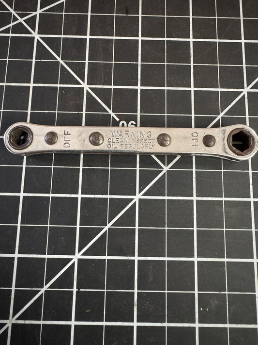 Snap-on R810S Ratcheting Box Wrench 1/4” x 5/16” 6-Point USA | Vintage Tools
