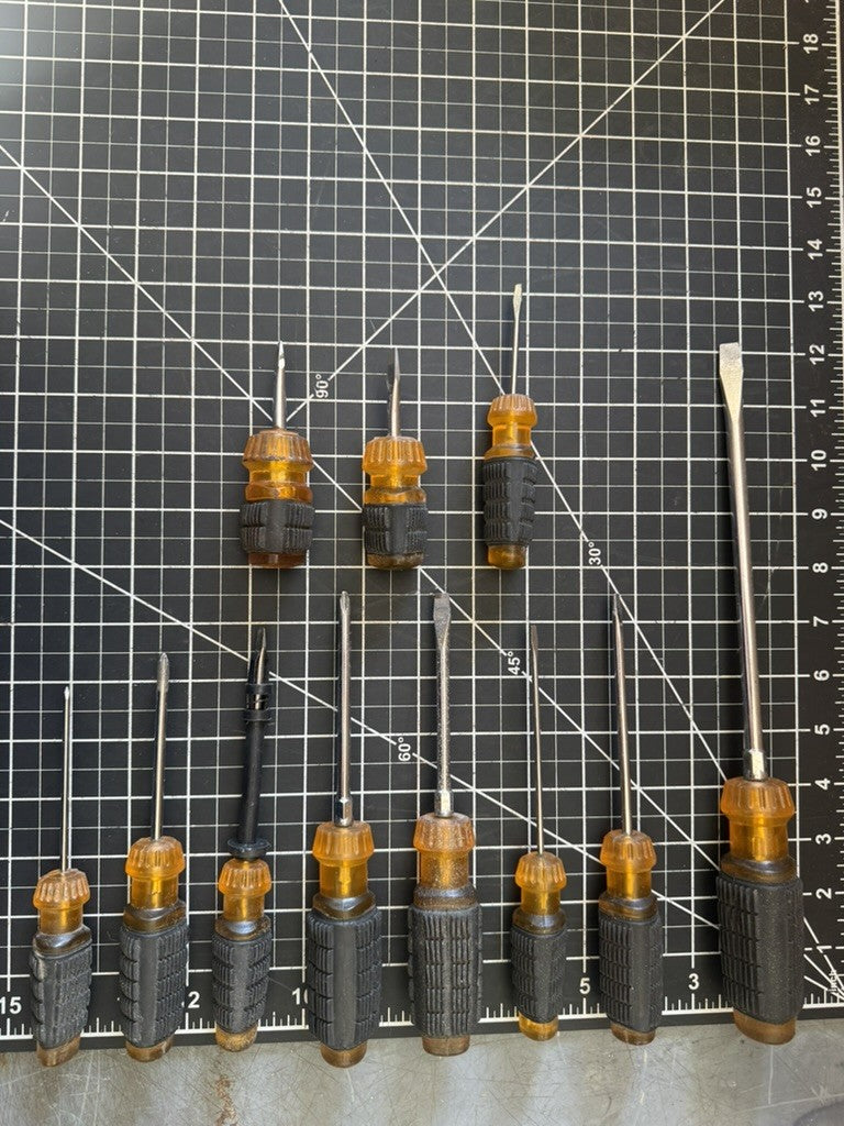 11 Piece Cushion Grip Screwdriver Set – Flathead & Phillips – Likely Pittsburgh