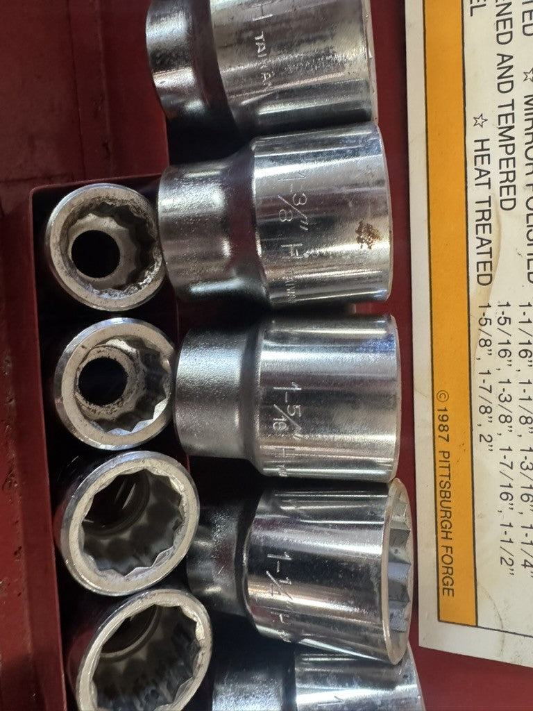 Vintage 1987 Pittsburgh Forge 21-Pc 3/4” Drive Socket Set – Model 674 – Red Tin