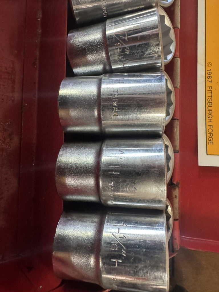 Vintage 1987 Pittsburgh Forge 21-Pc 3/4” Drive Socket Set – Model 674 – Red Tin