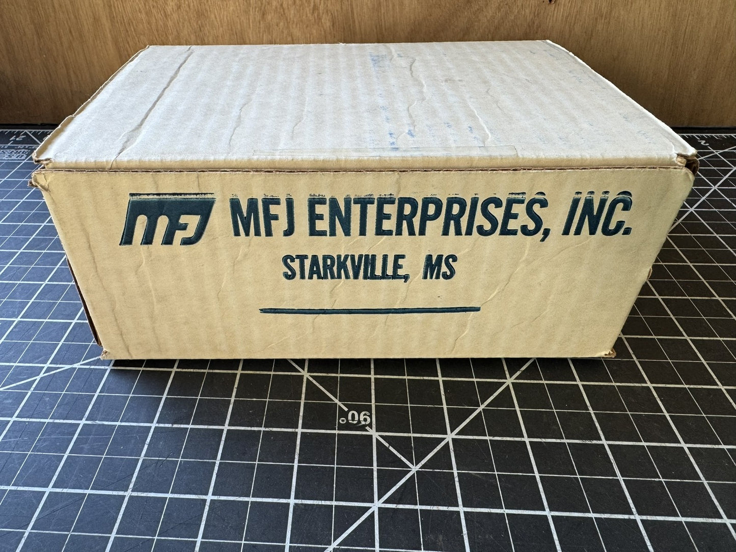 MFJ-1272BYH TNC/MIC Interface Switch – For KAM HF Port – Old Stock, New in Box