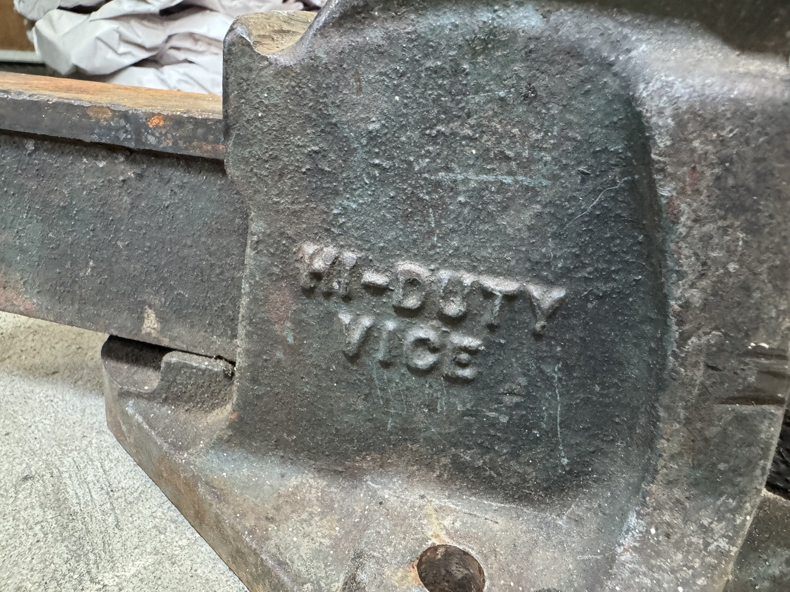 Parano Hi-Duty 5” Jaw Bench Vise – Welded Repair, 50 lbs of Grit