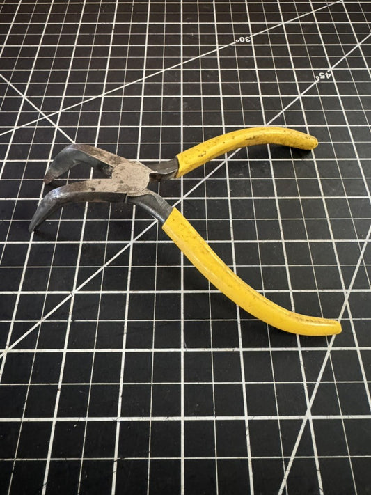 Klein Tools D302-6 Curved Needle Nose Pliers – 6-1/2” – USA