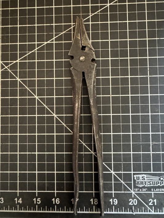 Vintage 10” Button Nose Lineman Pliers / Wire Cutters – “Button Pliers” – USA