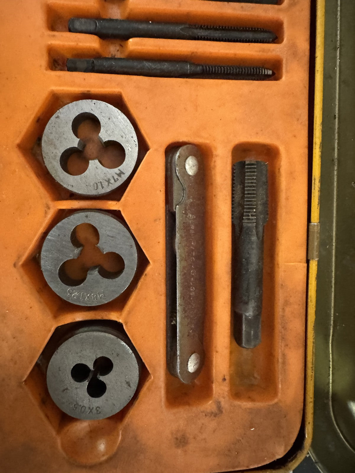 Vintage Buffalo 60pc Tap & Die Set – Model 19-060, SAE & Metric, NOT COMPLETE