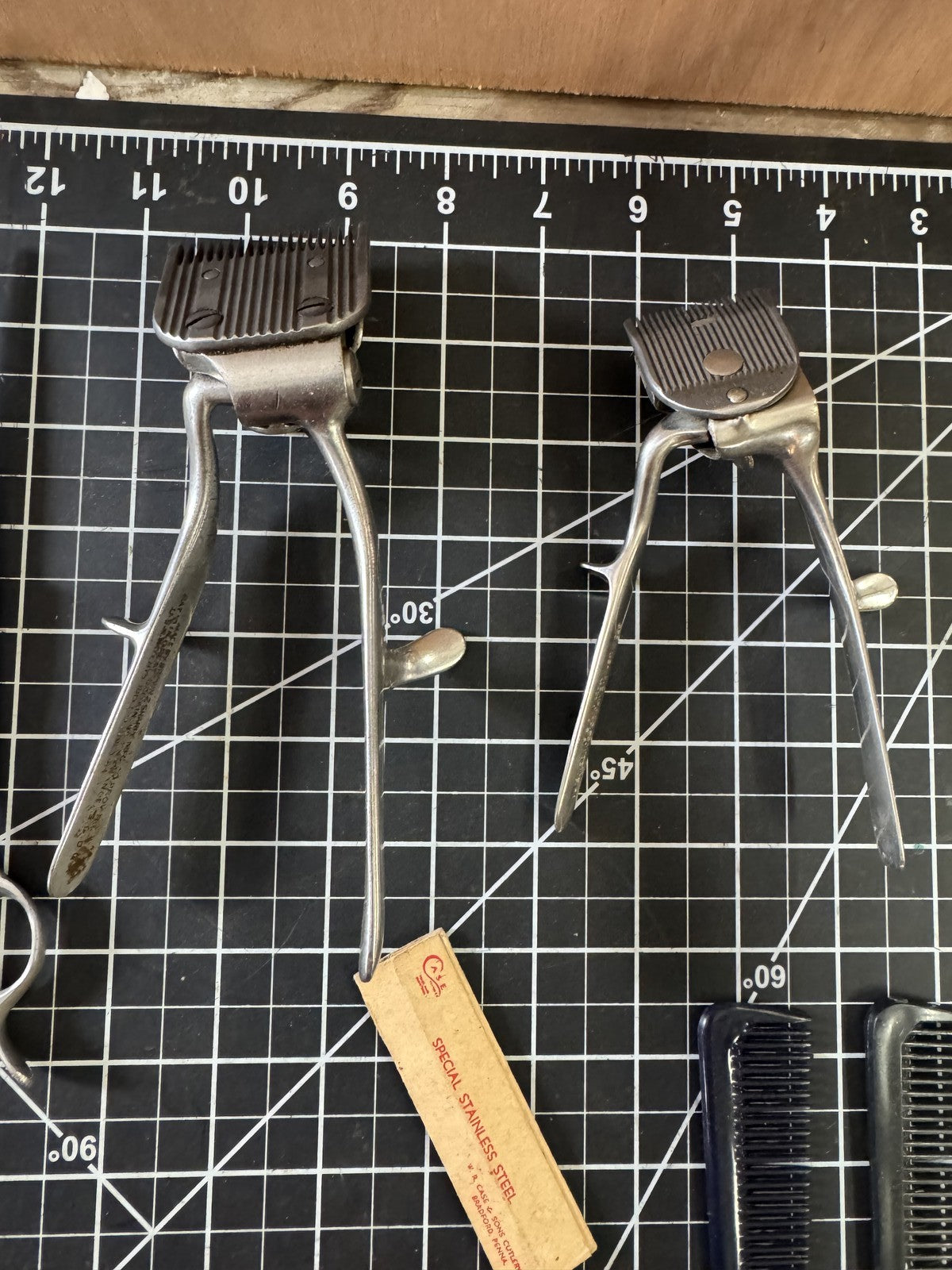 Lot of Vintage Barber Tools – Bressant Manual Clipper, Scissors & Grooming Gear