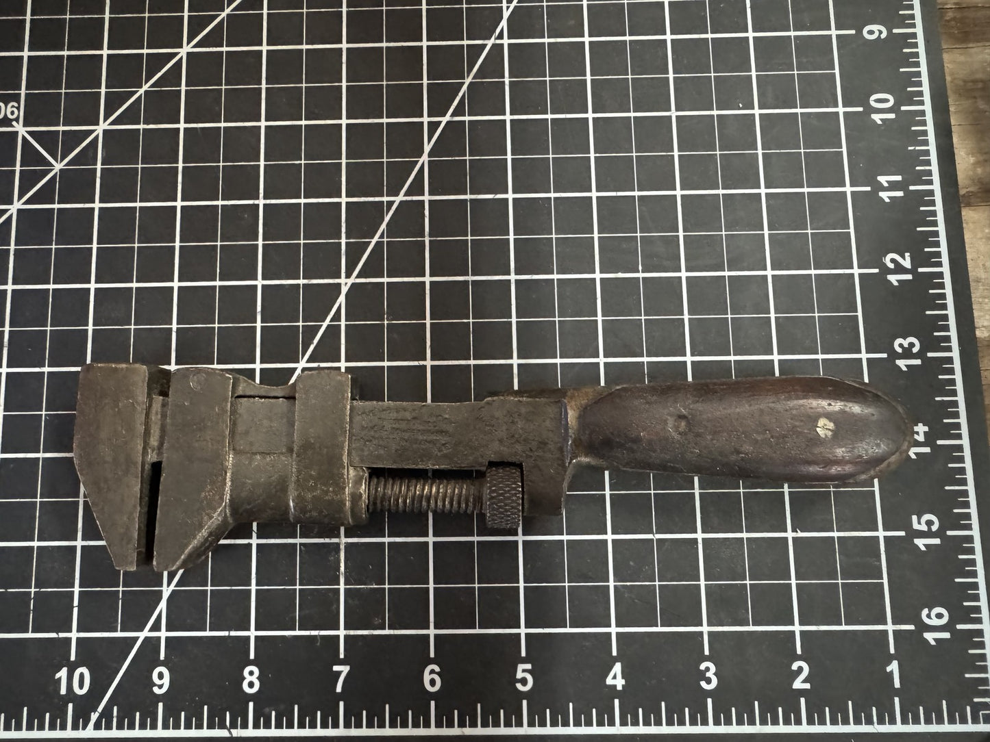 Antique H.D. Smith & Co. “Perfect Handle” Pipe Wrench – Patent 1900, Wood Handle