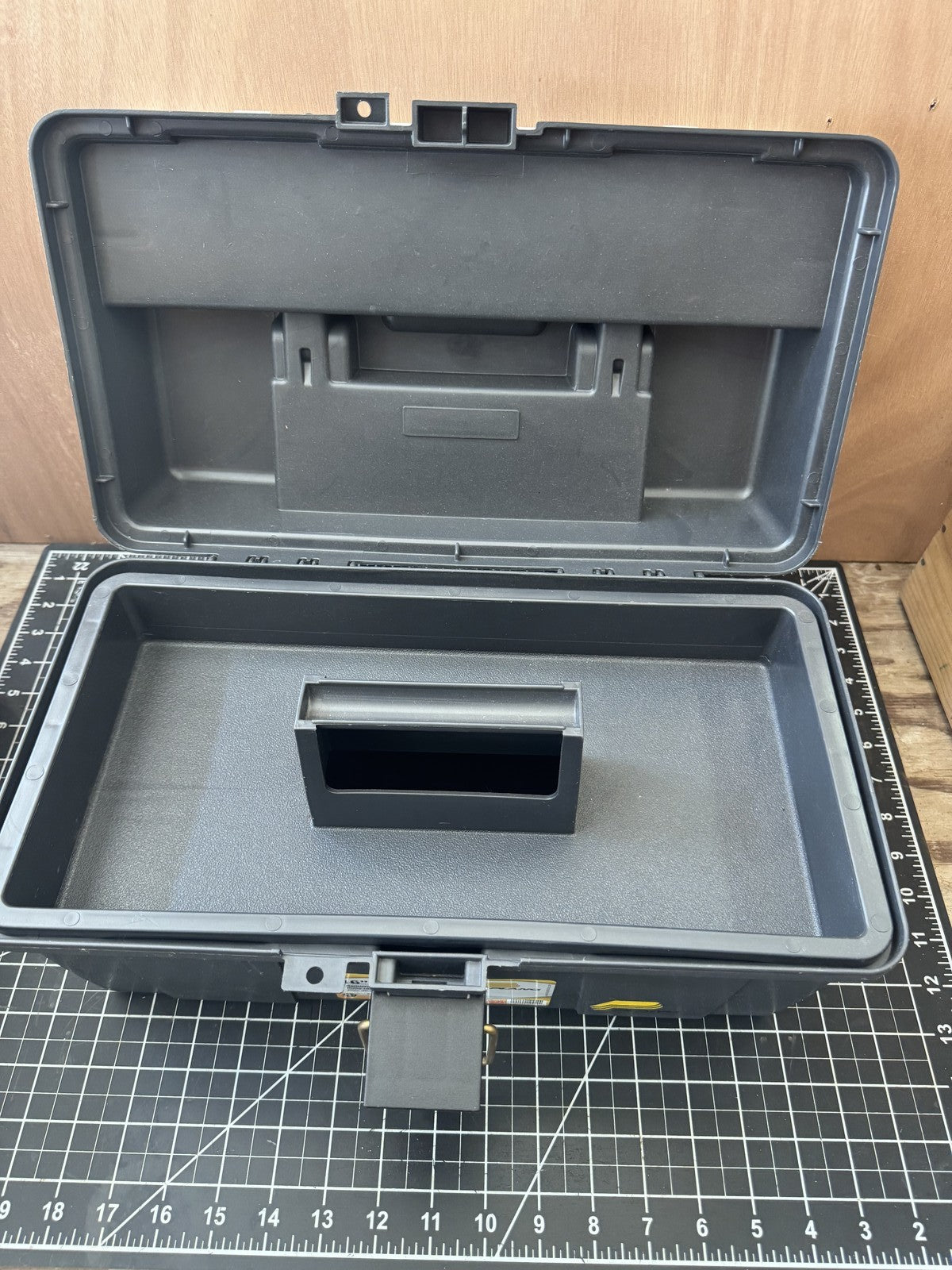 Plano 16” Grab ’N Go Utility Box – Removable Tray, Gently Used