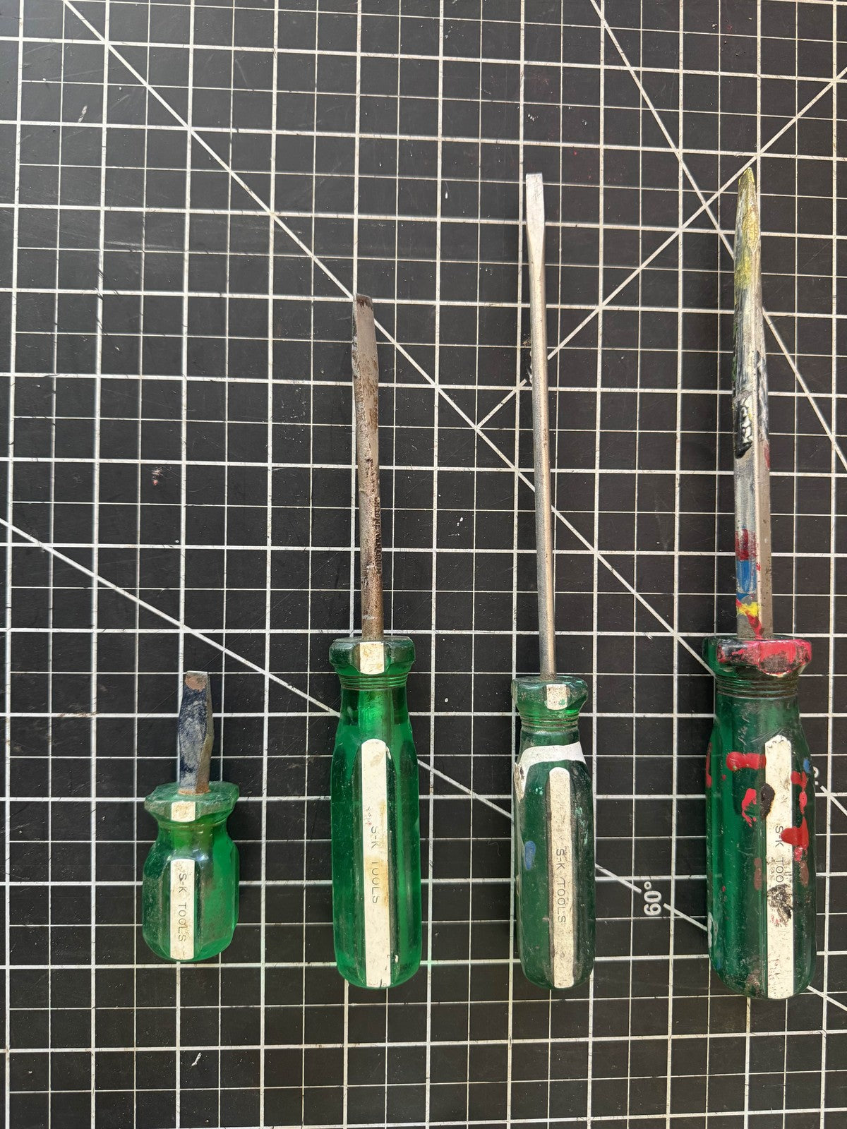 Lot of 4 Vintage S-K Tools Screwdrivers – Flat/Slotted – USA – Green & White