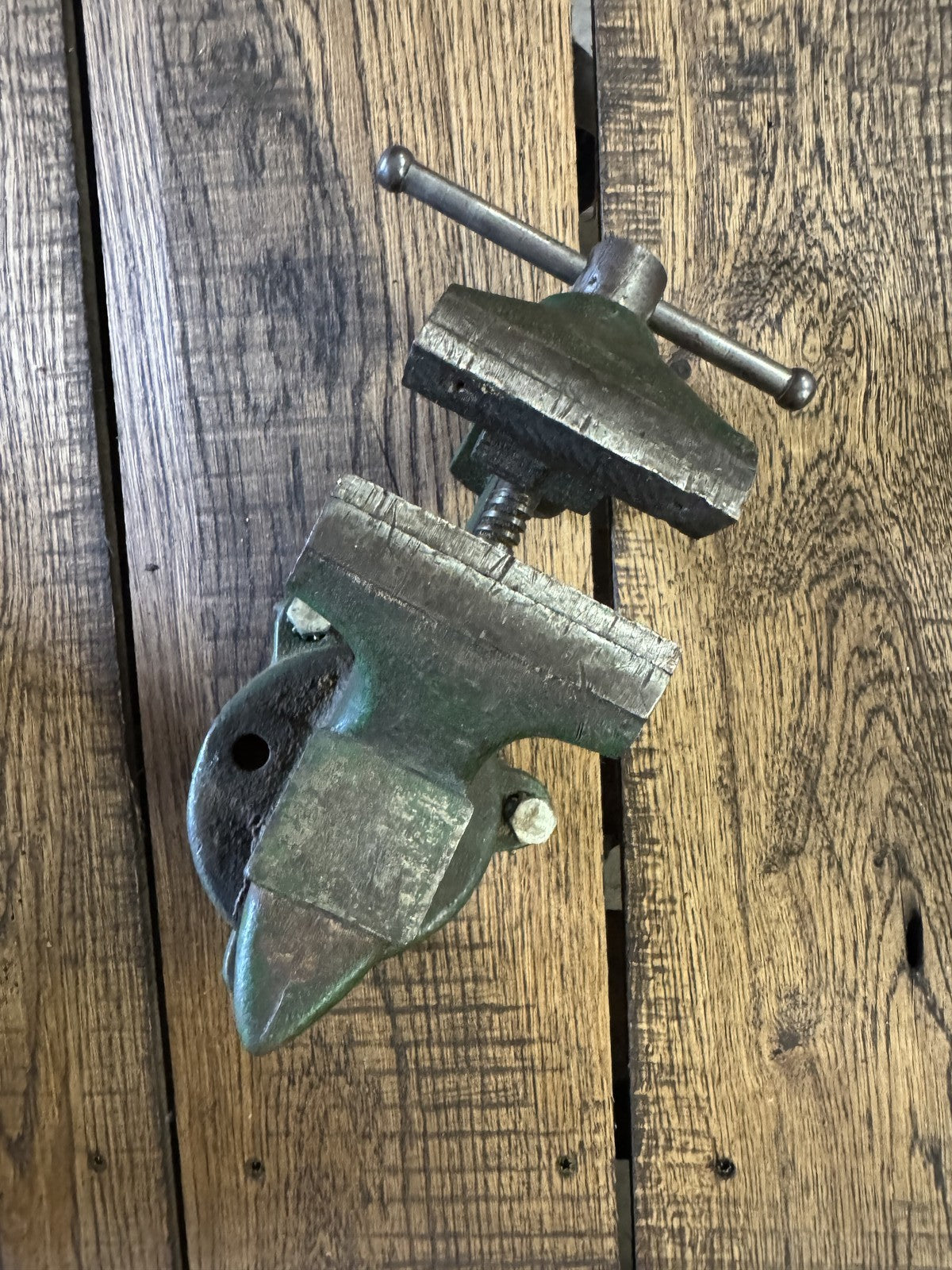 Dunlap Tools Swivel Base Vise – 3-1/4” Jaw, Vintage Green, w/ Anvil