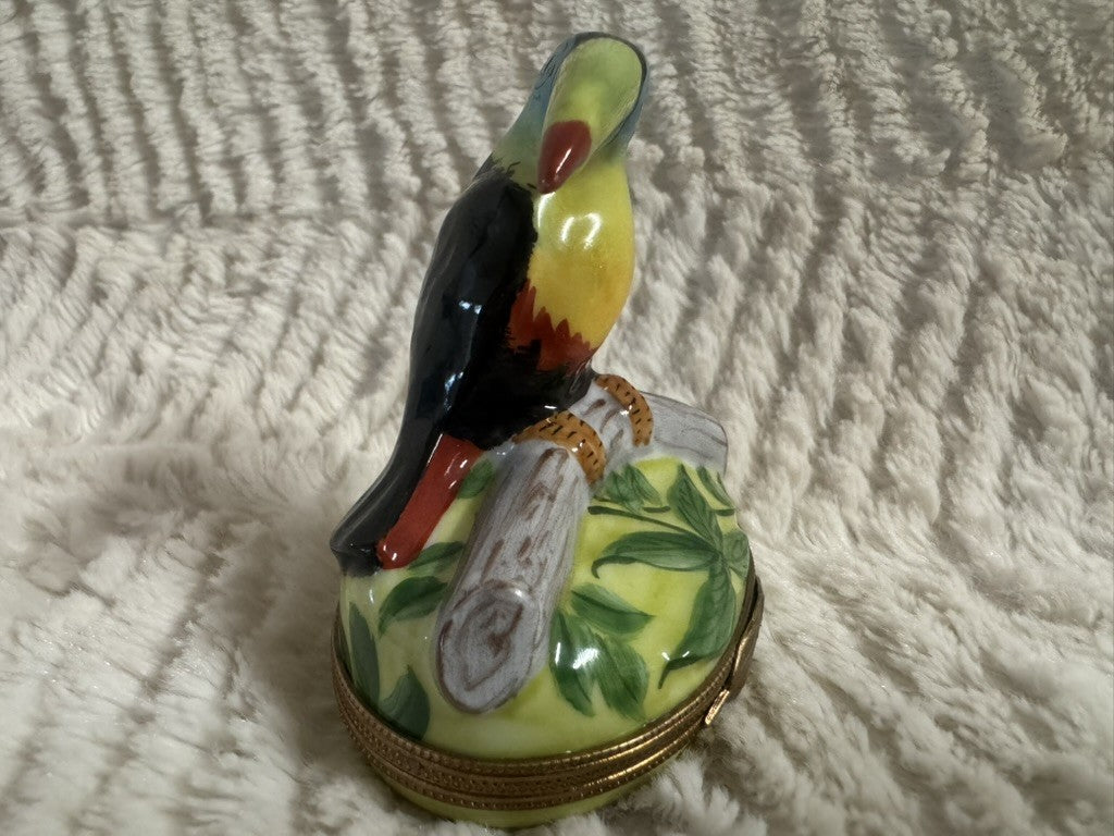 LIMOGES France Peint Main P.V. Porcelain Toucan Bird Trinket Box – Retired