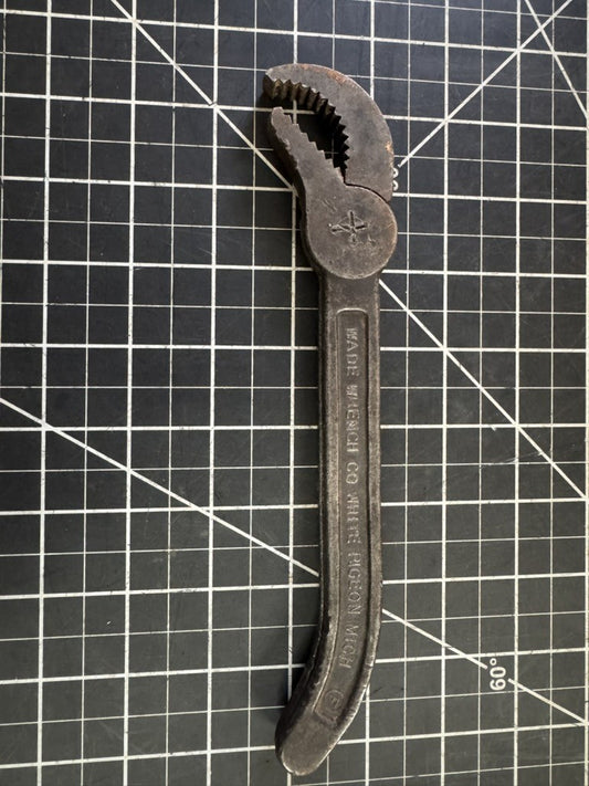Antique Wade Wrench – White Pigeon, MI – Drop Forged Grip Pliers – 8.5” Long