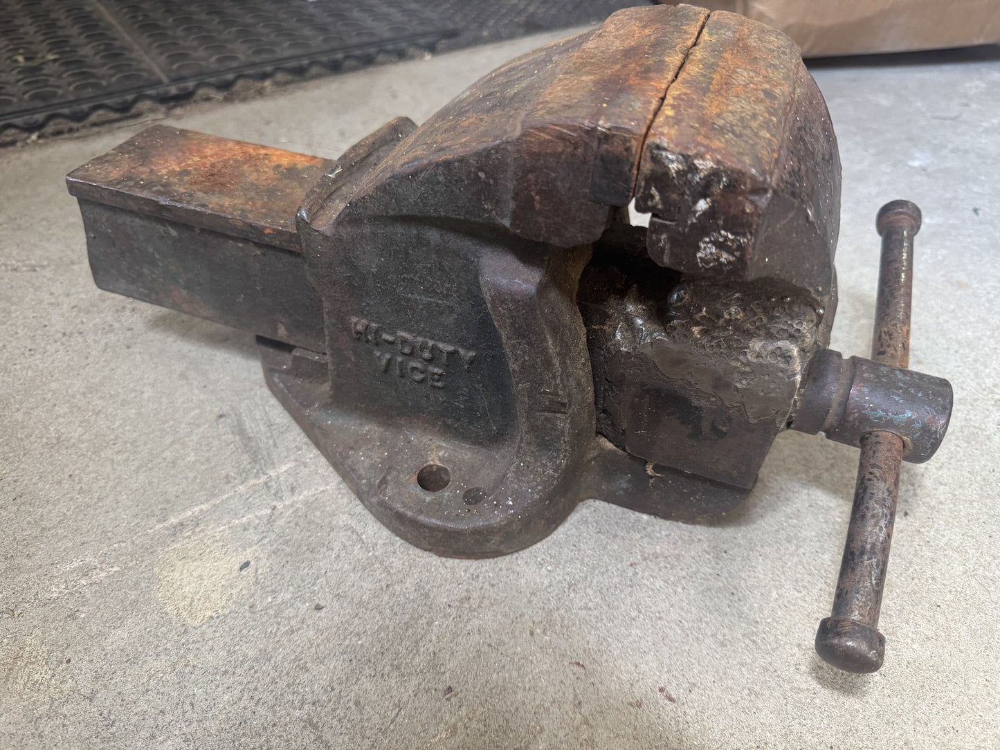 Parano Hi-Duty 5” Jaw Bench Vise – Welded Repair, 50 lbs of Grit